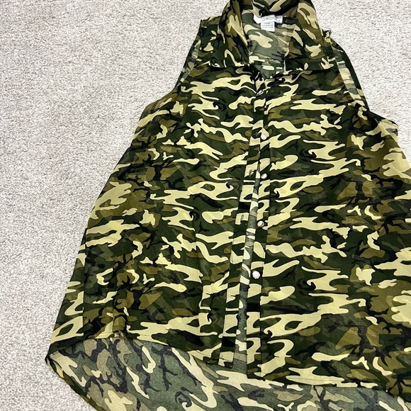 swool Tops - Camouflage Sleeveless Blouse